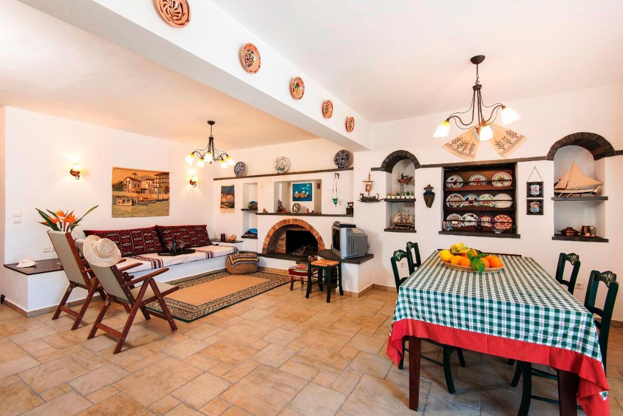 Villa Akti Lakhania Bagian luar foto